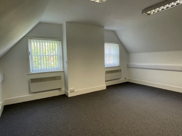 111-113 High St, Berkhamsted to rent Interior Photo- Image 1 of 2