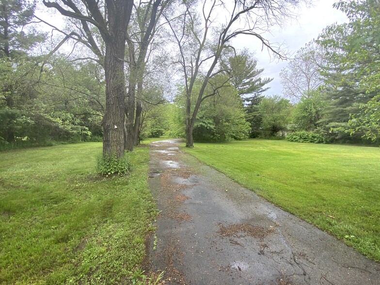 9020 Baldwin Dr, Machesney Park, IL for sale - Building Photo - Image 1 of 14