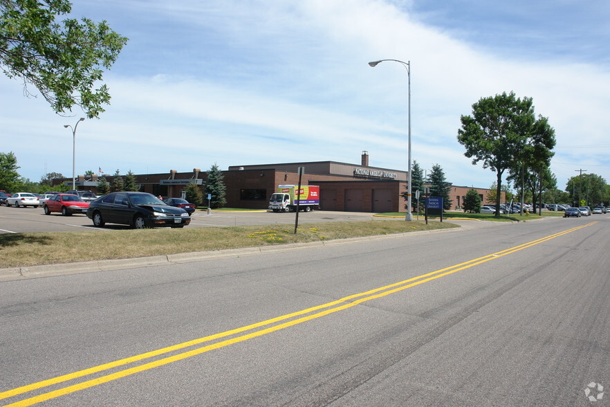 1500-1550 W Highway 36, Roseville, MN for rent - Building Photo - Image 2 of 7