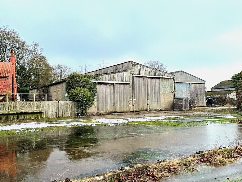 Skipwith Rd, North Duffield for sale - Primary Photo - Image 1 of 1