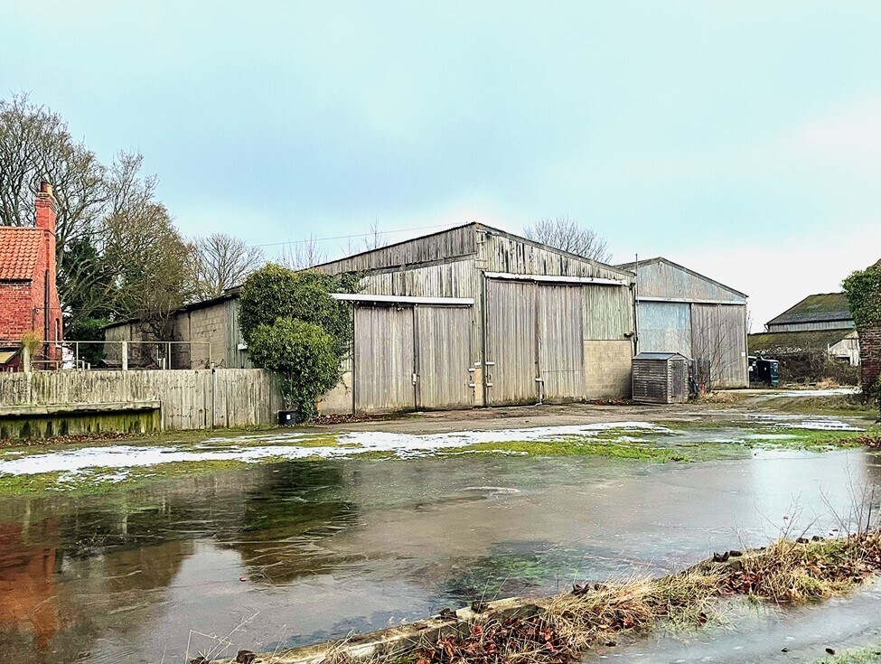 Skipwith Rd, North Duffield for sale Primary Photo- Image 1 of 1