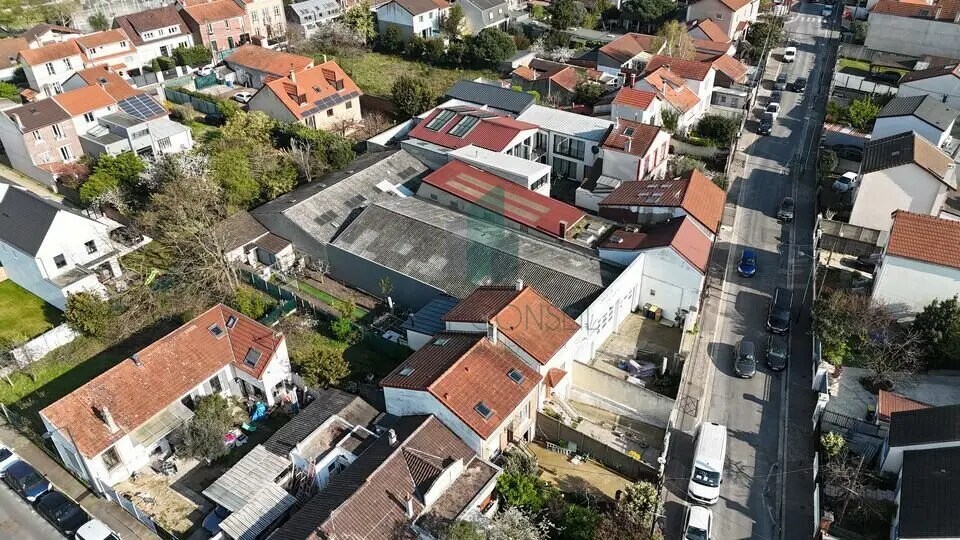 Light Industrial in Colombes to rent - Aerial - Image 2 of 4