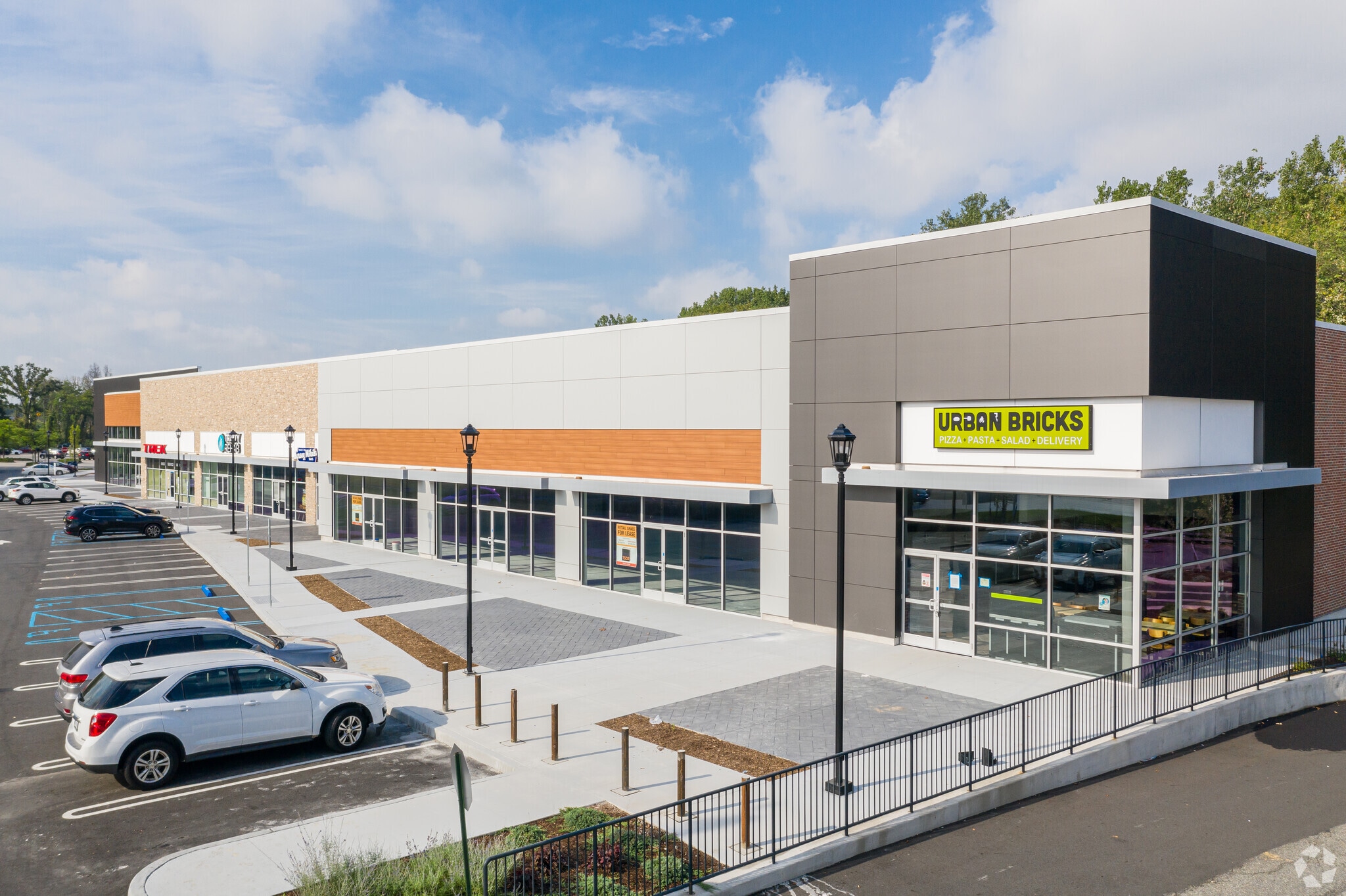 289-315 Route 17 S, Paramus, NJ to rent Primary Photo- Image 1 of 18