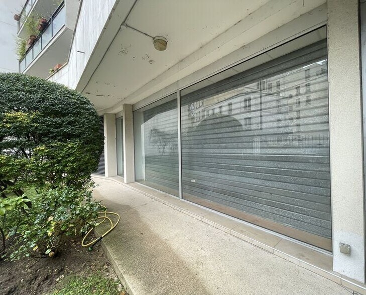 Build-to-Rent in Paris for sale - Building Photo - Image 2 of 5