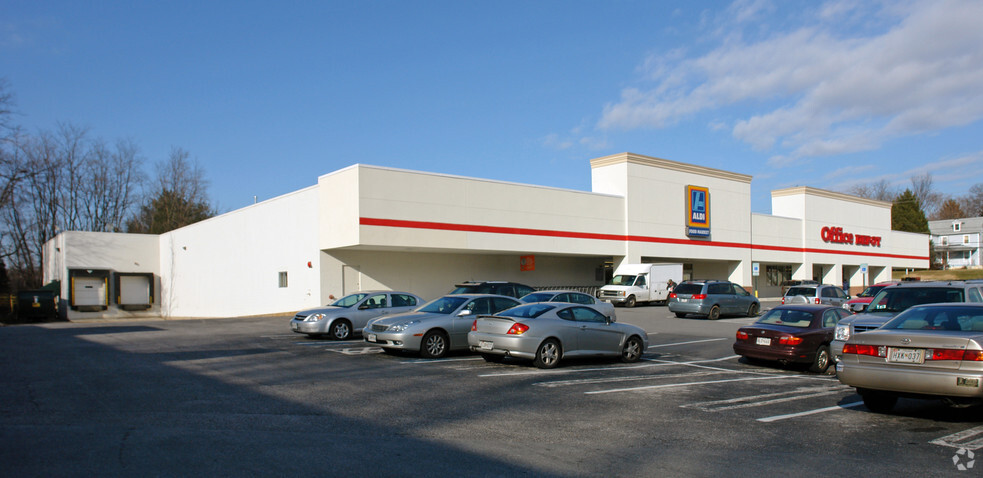 11700-11716 Reisterstown Rd, Reisterstown, MD for rent - Building Photo - Image 2 of 4