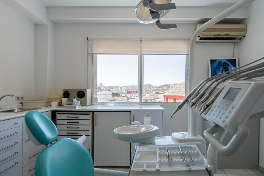 Office in Málaga to rent - Interior Photo - Image 2 of 37