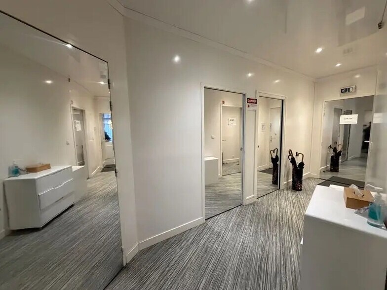 Office in Bordeaux to rent - Interior Photo - Image 3 of 4