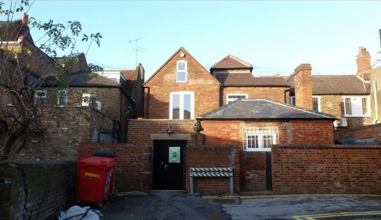 81 High St, Maidenhead to rent - Primary Photo - Image 1 of 3