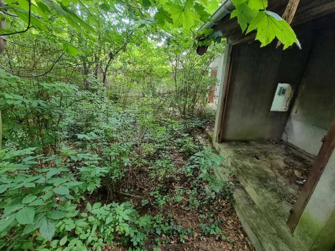 Retail in Clamart to rent Building Photo- Image 1 of 2