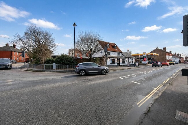 More details for 4 Winchester Rd, Romsey - Retail for Sale