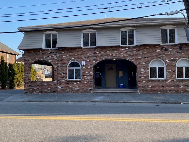 509 Humphrey St, Swampscott, MA for rent - Building Photo - Image 1 of 9