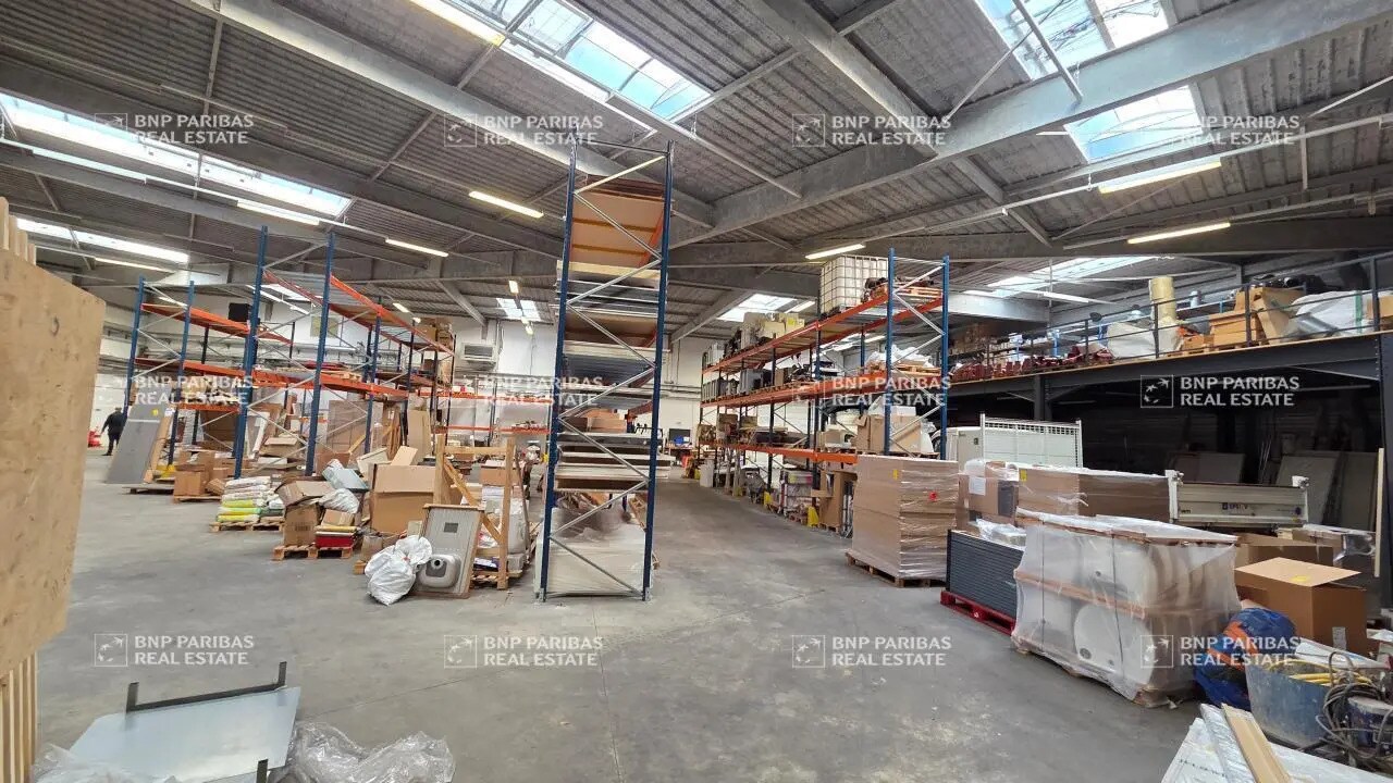 Light Industrial in Collégien to rent Interior Photo- Image 1 of 8