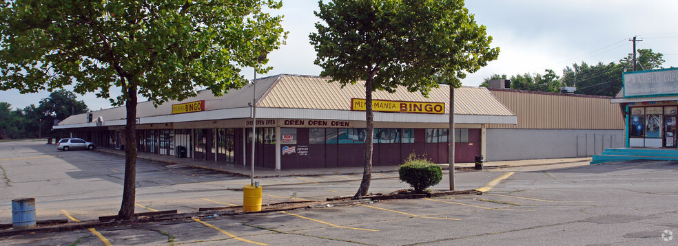 1140-1164 N Macarthur Blvd, Oklahoma City, OK for rent - Primary Photo - Image 1 of 4