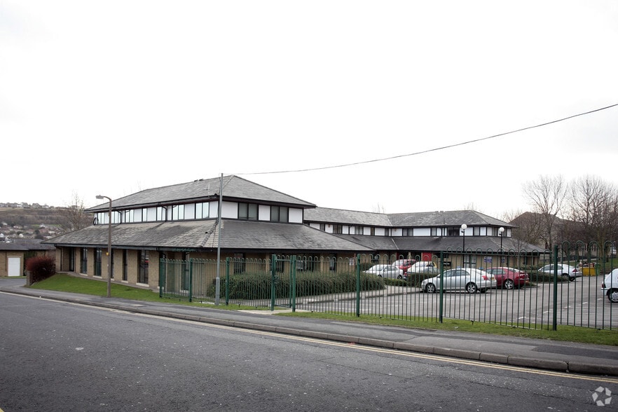 Park View Ct, Shipley to rent - Primary Photo - Image 1 of 12