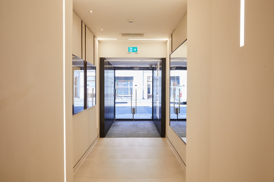 32-36 Great Portland St, London to rent - Building Photo - Image 3 of 37