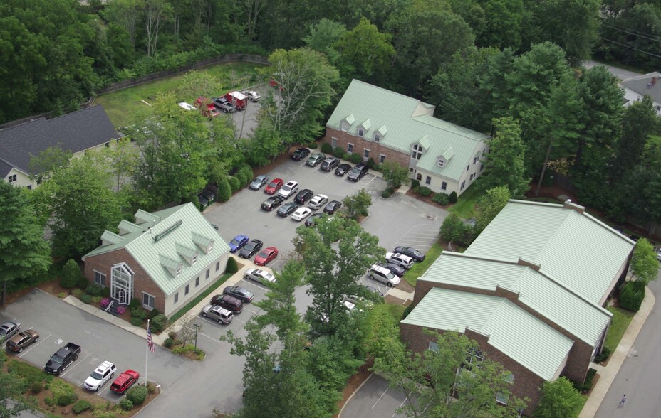 11 Red Roof Ln, Salem, NH for rent - Aerial - Image 2 of 10