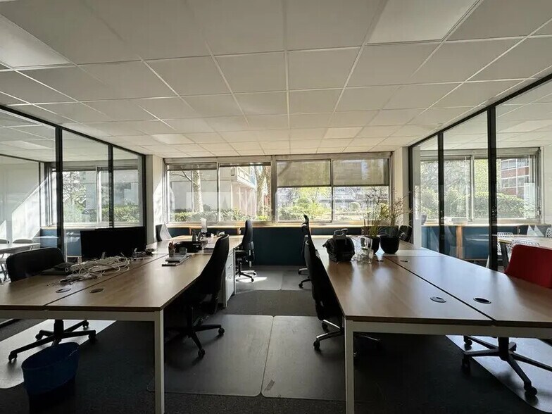 Office in Villeurbanne to rent - Interior Photo - Image 2 of 4