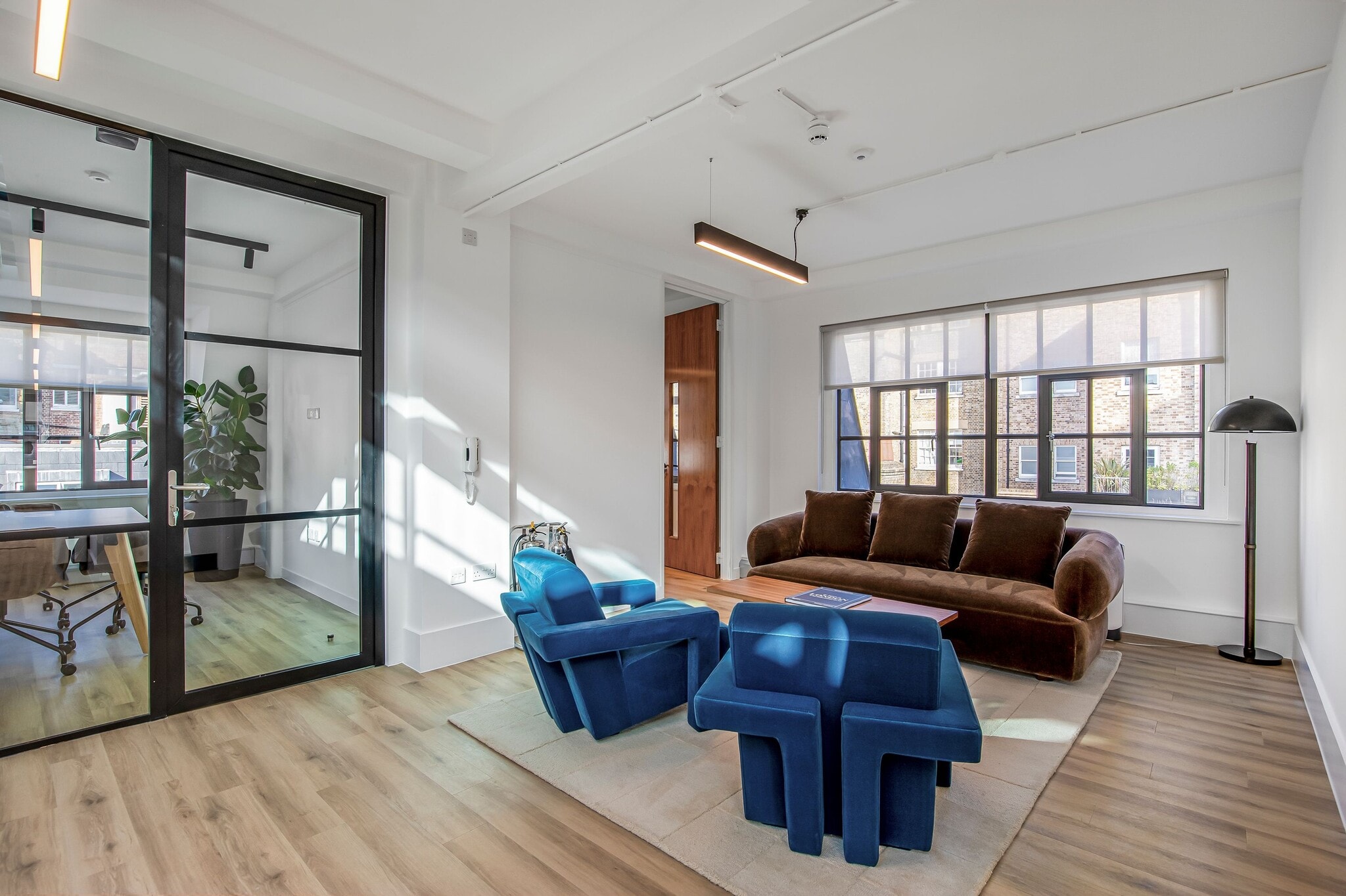 22 Cross Keys Close, London to rent Interior Photo- Image 1 of 13