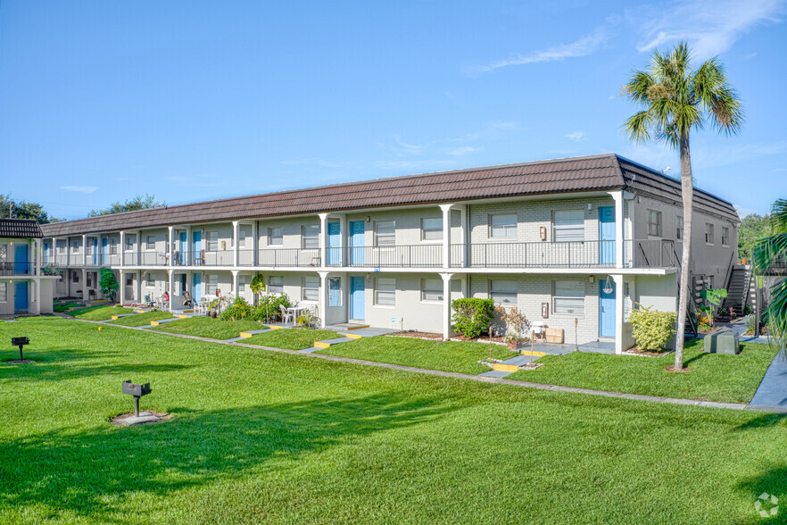 1701-1739 N Central Ave, Kissimmee, FL for sale - Primary Photo - Image 1 of 1