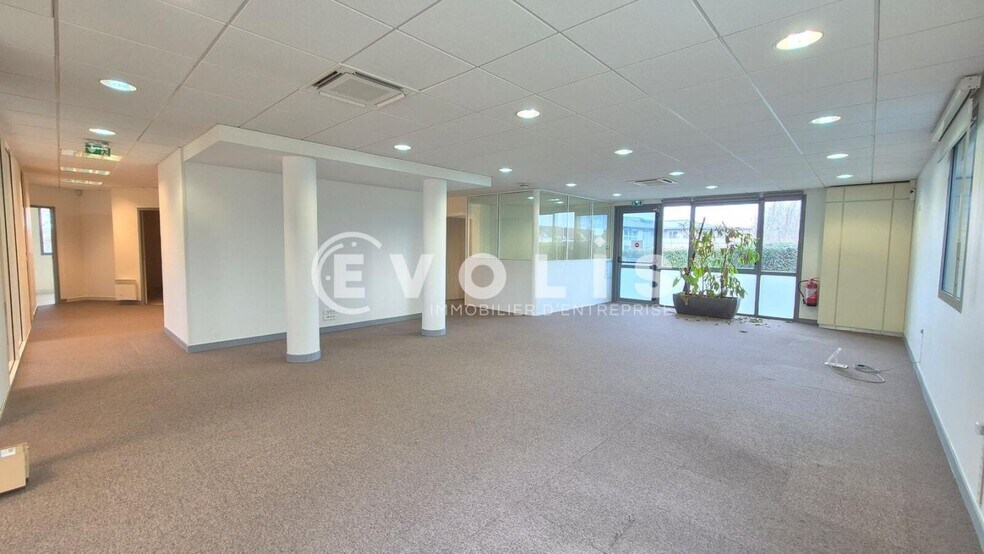 Office in Magny Le Hongre for sale - Interior Photo - Image 3 of 14
