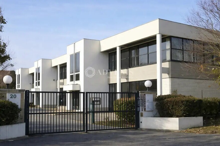 Office in Lognes to rent - Building Photo - Image 1 of 4