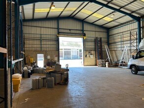 Valley Rd, Bradford to rent Interior Photo- Image 2 of 2