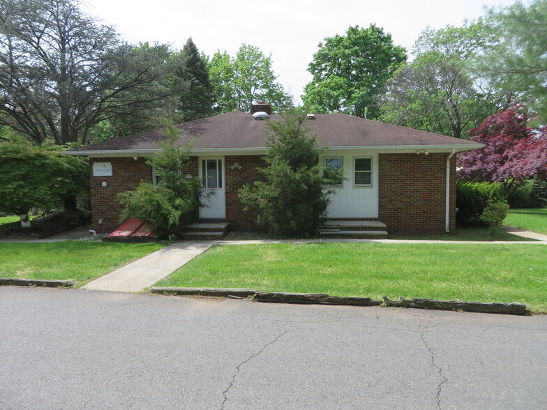 427 Homestead Rd, Hillsborough, NJ for sale - Primary Photo - Image 1 of 1