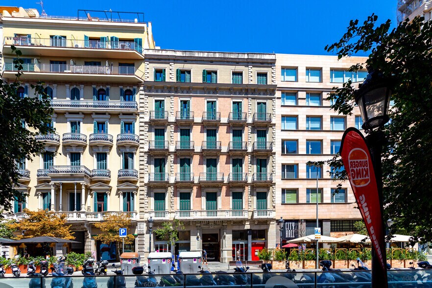 Office in Barcelona, Barcelona to rent - Primary Photo - Image 1 of 5