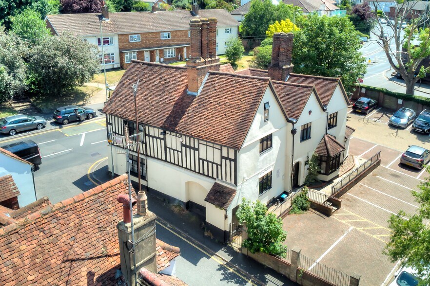 Corner Hall, Hemel Hempstead HP3 9HN Three Gables UK