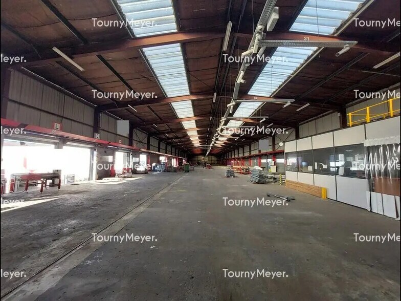 Industrial in Toulouse to rent - Interior Photo - Image 1 of 7