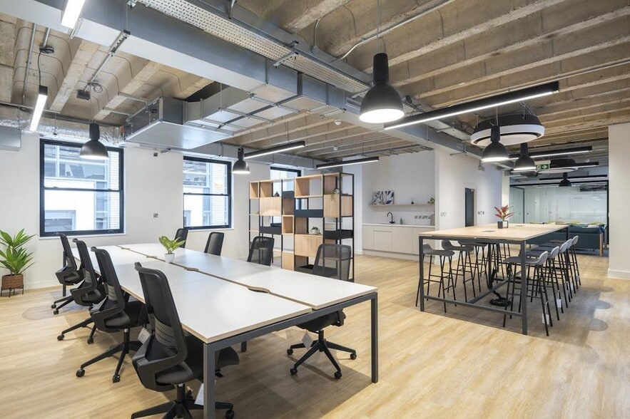 1-3 Red Lion Ct, London to rent - Building Photo - Image 2 of 32