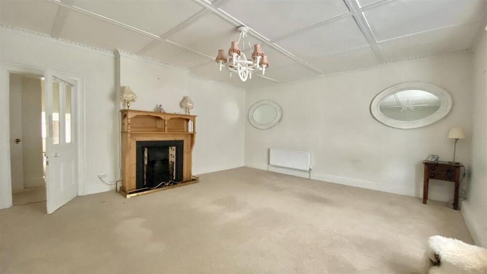 26 Sandford Ave, Church Stretton for sale - Building Photo - Image 3 of 12
