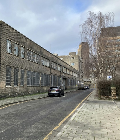 26 Lambeth High St, London to rent - Building Photo - Image 2 of 7