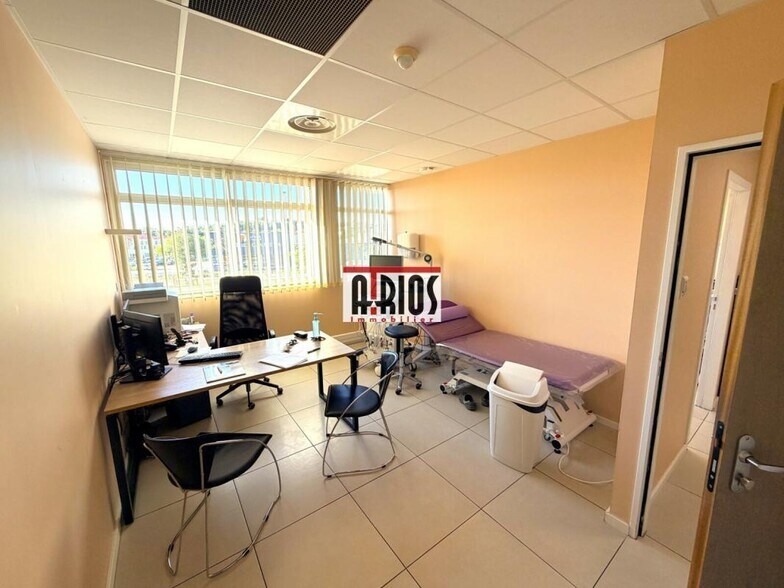 Office in La Valette Du Var for sale - Interior Photo - Image 2 of 6