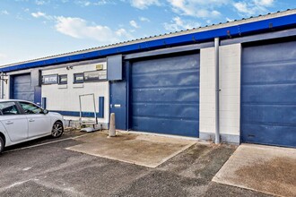 Dinsdale Rd, Bromborough for rent Building Photo- Image 1 of 3