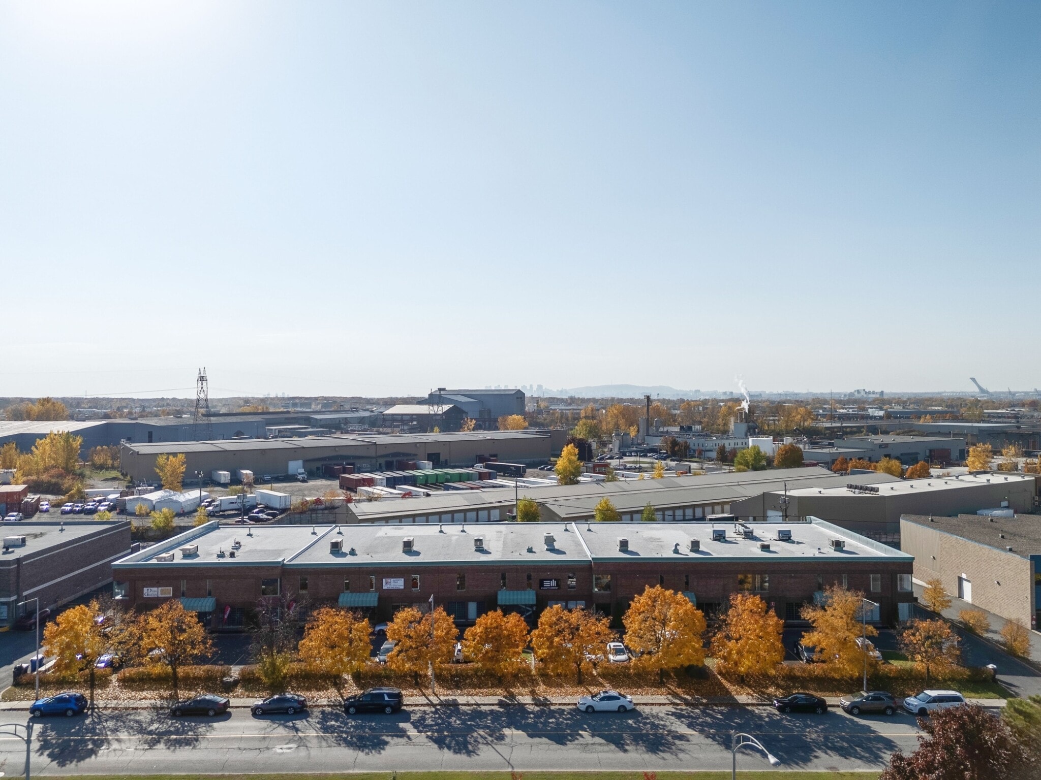 874-896 Rue Jean-Neveu, Longueuil, QC to rent Building Photo- Image 1 of 17