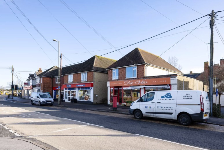 2-4 Christchurch Rd, New Milton for sale Primary Photo- Image 1 of 2