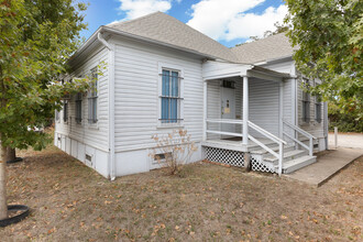 224 Casa Blanca, San Antonio, TX for rent Building Photo- Image 1 of 14