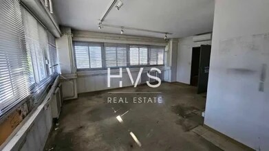 Industrial in Vitrolles to rent Interior Photo- Image 2 of 10