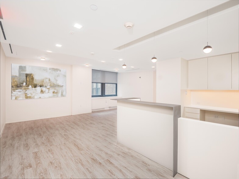 156 William St, New York, NY for rent - Building Photo - Image 1 of 25