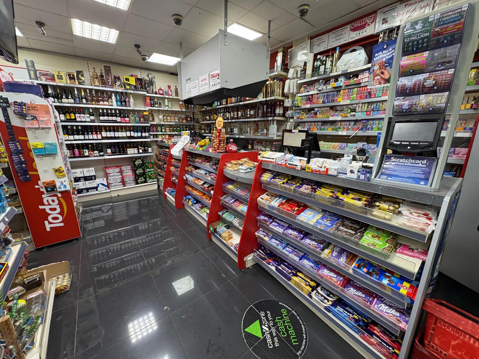 128B Windermere Av, Wembley for sale Primary Photo- Image 1 of 11