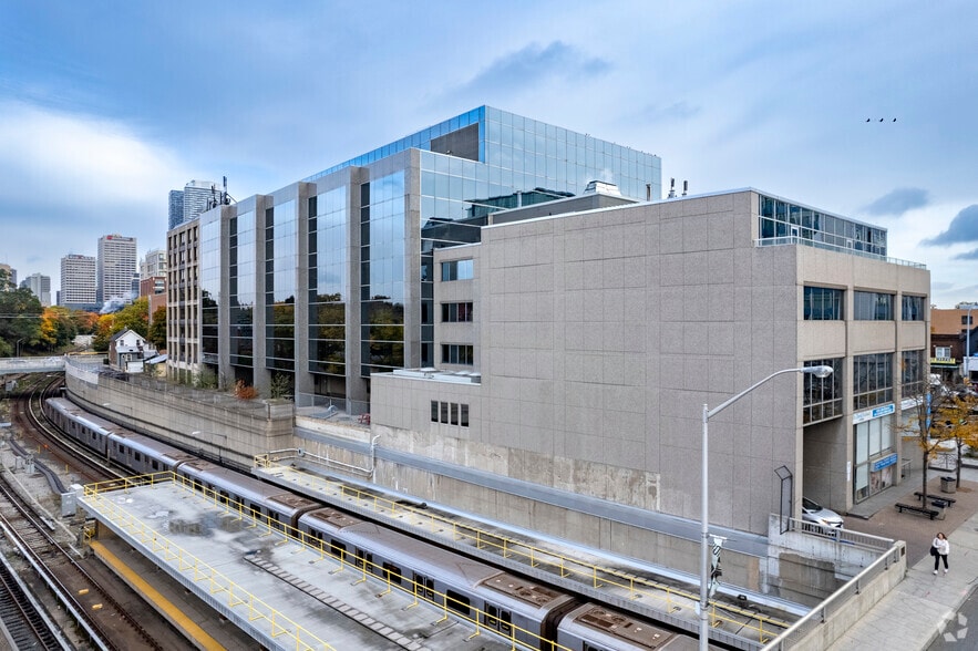 1910-1920 Yonge St, Toronto, ON to rent - Building Photo - Image 3 of 11