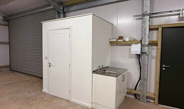 B3180, Aylesbeare to rent Interior Photo- Image 2 of 4