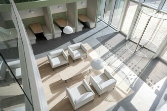 Jays Close, Basingstoke to rent Interior Photo- Image 2 of 6