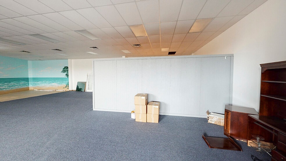 5240 N Atlantic Ave, Cocoa Beach, FL to rent - Interior Photo - Image 3 of 15