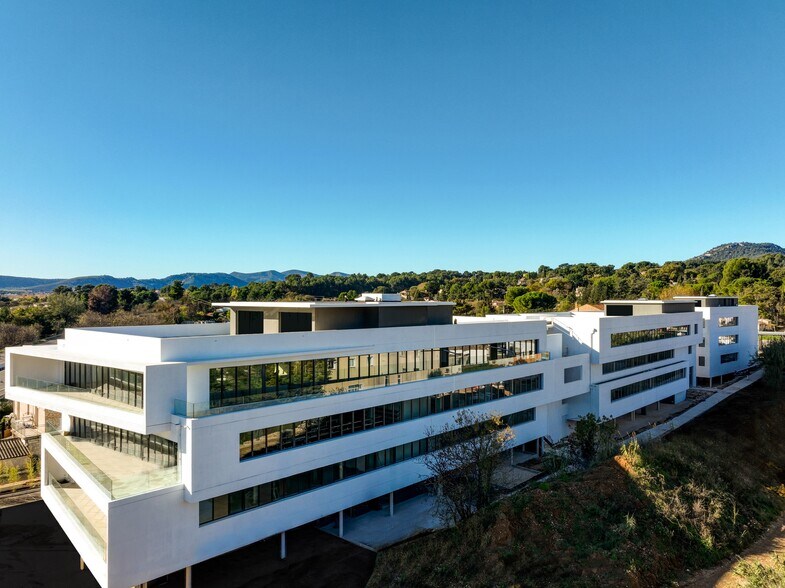 890 Rte de Napollon, Aubagne for sale - Building Photo - Image 2 of 8