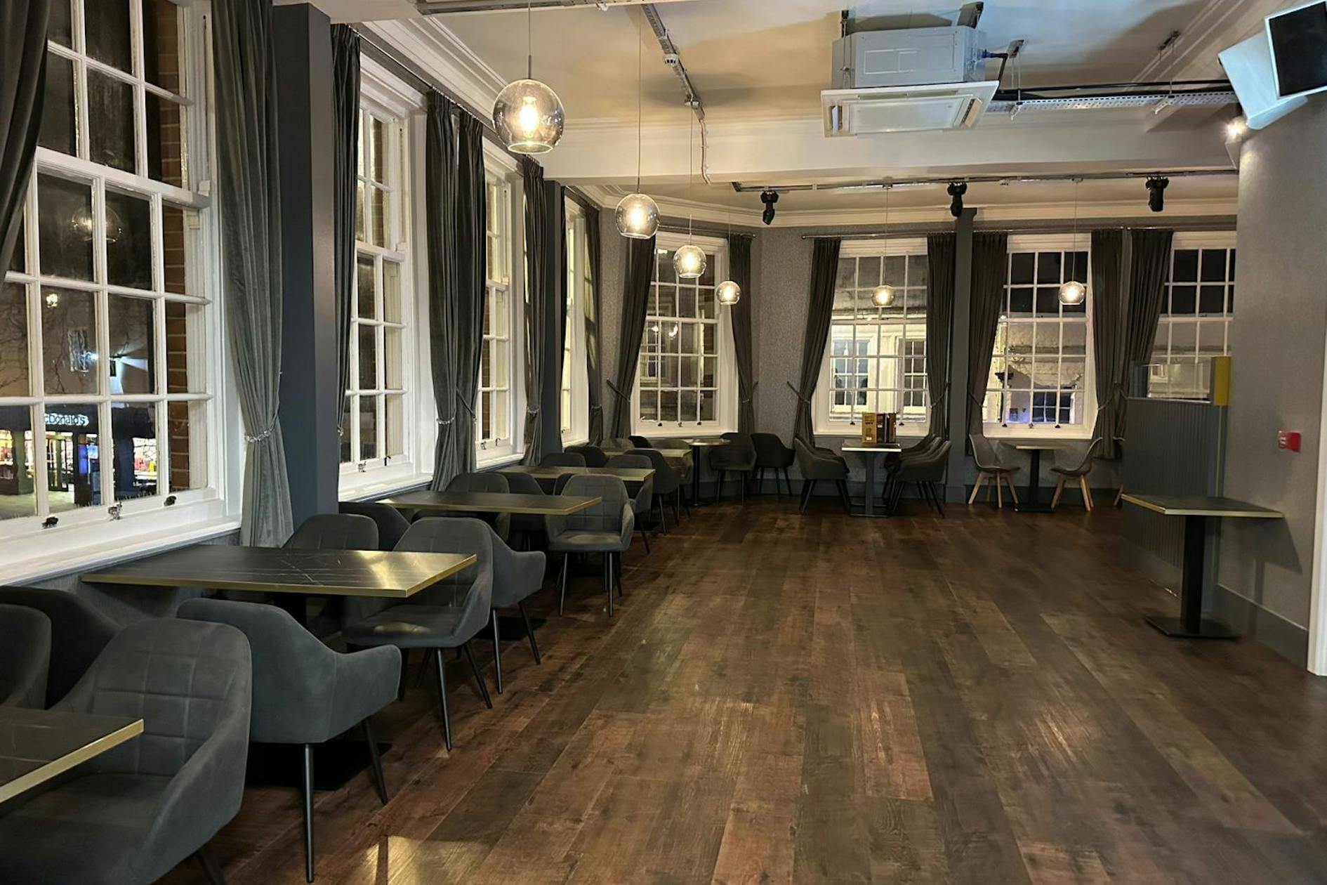 2 Winchester St, Basingstoke to rent Interior Photo- Image 1 of 10