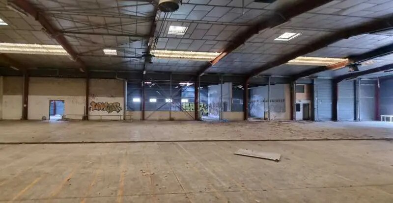 Light Industrial in Les Ulis to rent - Building Photo - Image 3 of 7