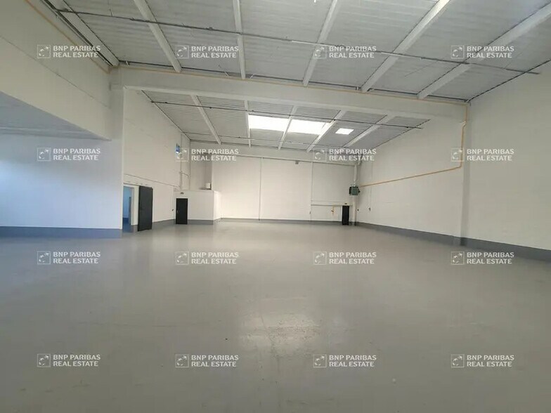Light Industrial in Bonneuil-sur-Marne to rent - Interior Photo - Image 2 of 2