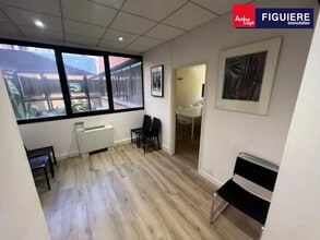 9 Bis Place John Rewald, Aix-en-Provence to rent Building Photo- Image 2 of 6